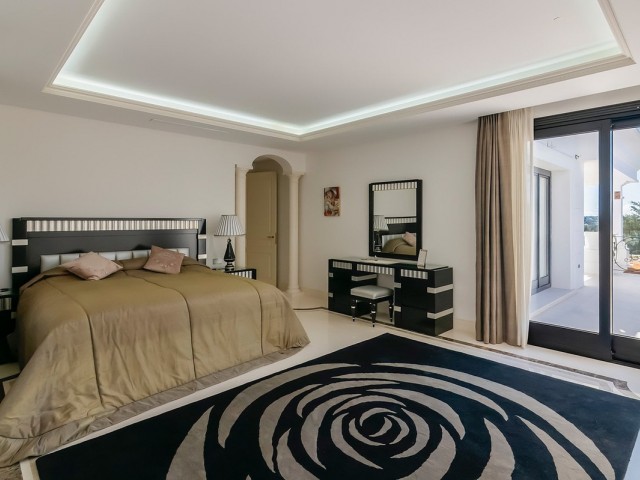 5 Bedrooms Villa in Sotogrande