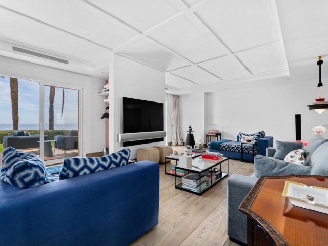 Apartamento con 5 Dormitorios  en Río Real