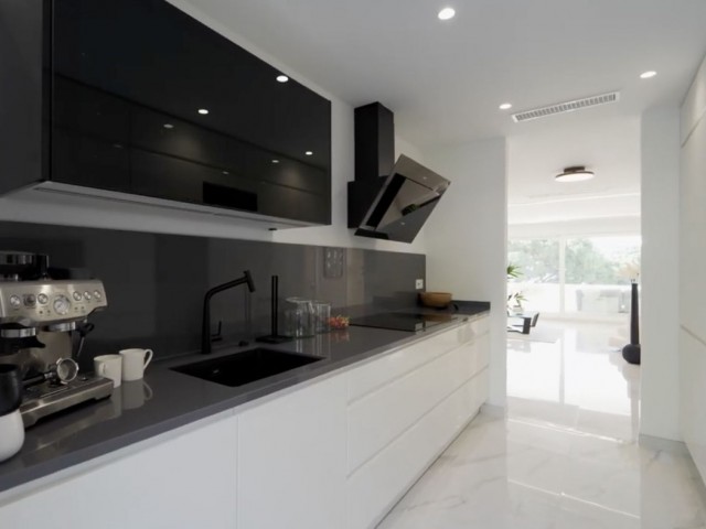 Apartamento con 3 Dormitorios  en Cabopino