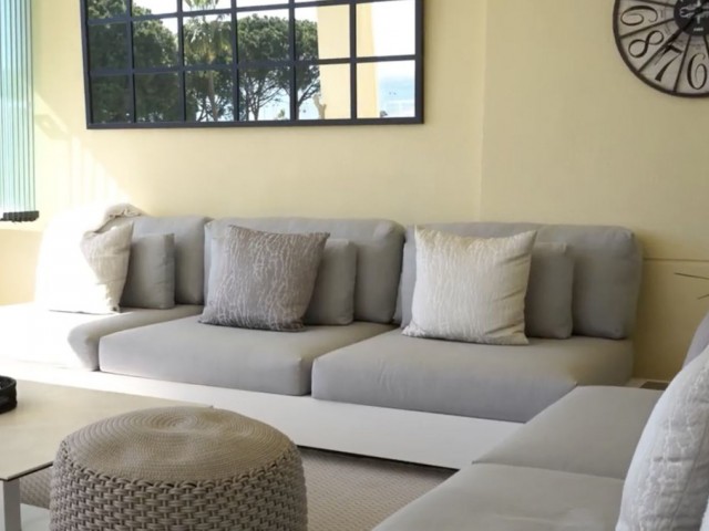 Apartamento con 3 Dormitorios  en Cabopino
