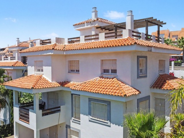 6 Bedrooms Villa in Manilva