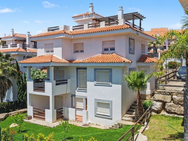 6 Bedrooms Villa in Manilva