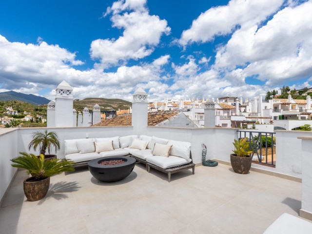 3 Bedrooms Apartment in Nueva Andalucía