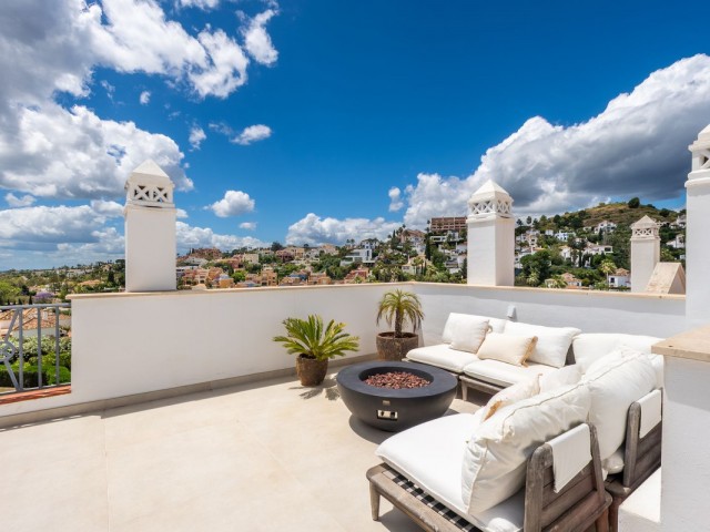 3 Bedrooms Apartment in Nueva Andalucía