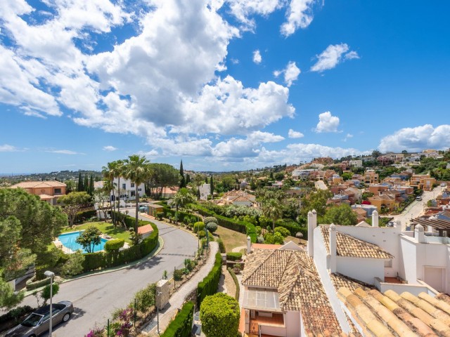 3 Bedrooms Apartment in Nueva Andalucía