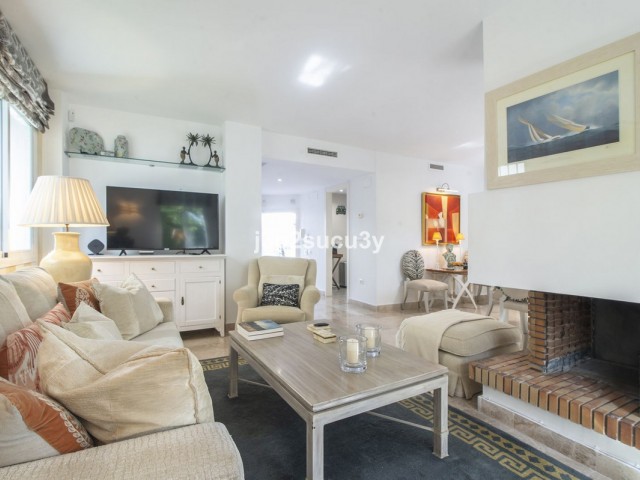 3 Bedrooms Townhouse in Nueva Andalucía