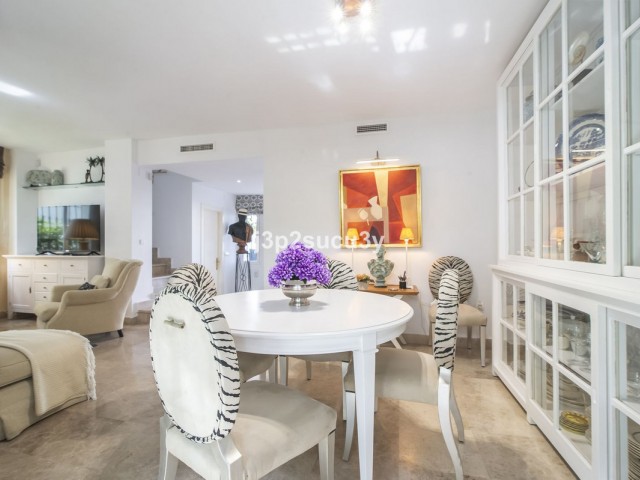 3 Bedrooms Townhouse in Nueva Andalucía