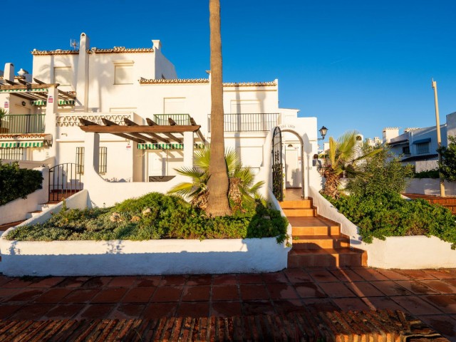 Maison mitoyenne avec 2 Chambres  à La Duquesa