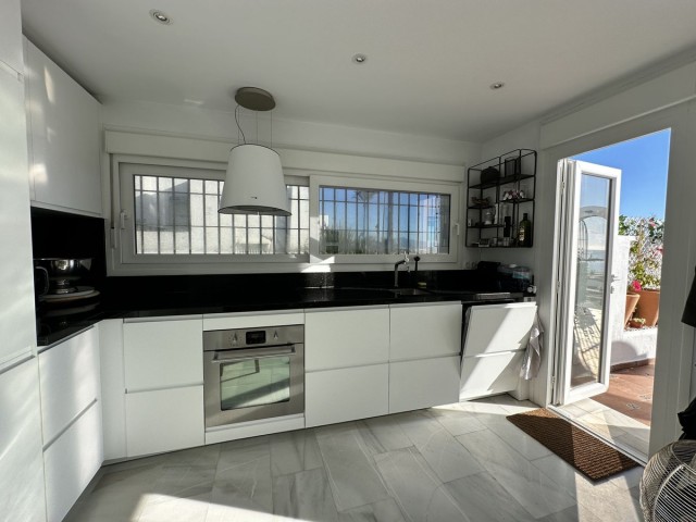 Maison mitoyenne avec 2 Chambres  à La Duquesa