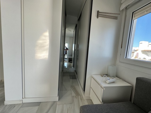 Maison mitoyenne avec 2 Chambres  à La Duquesa