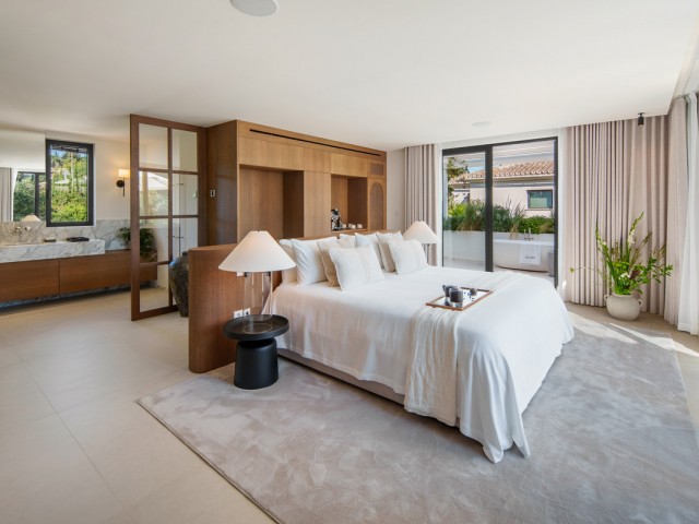 4 Bedrooms Villa in Nueva Andalucía