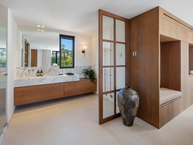 4 Bedrooms Villa in Nueva Andalucía