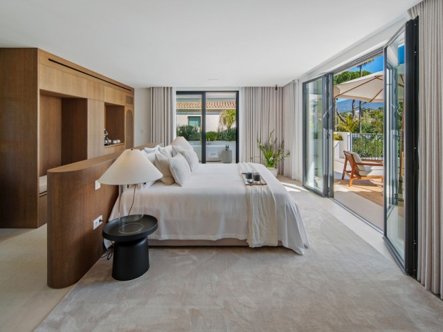 4 Bedrooms Villa in Nueva Andalucía