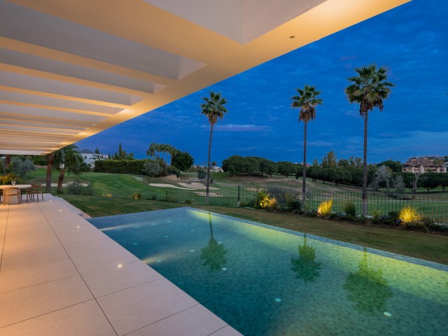 4 Bedrooms Villa in Nueva Andalucía