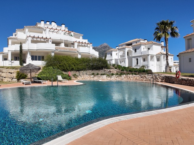 2 Bedrooms Apartment in Nueva Andalucía