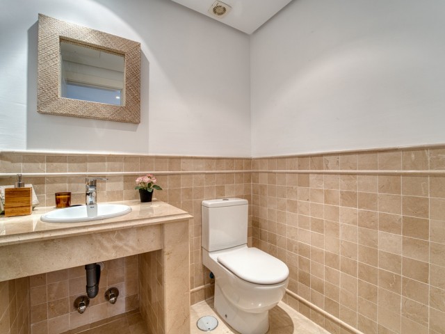 2 Bedrooms Apartment in Nueva Andalucía