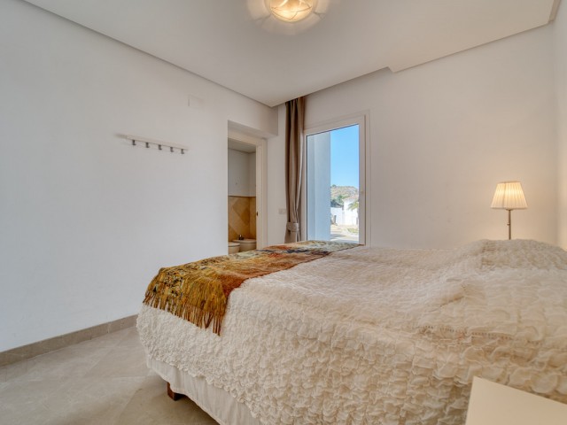 2 Bedrooms Apartment in Nueva Andalucía
