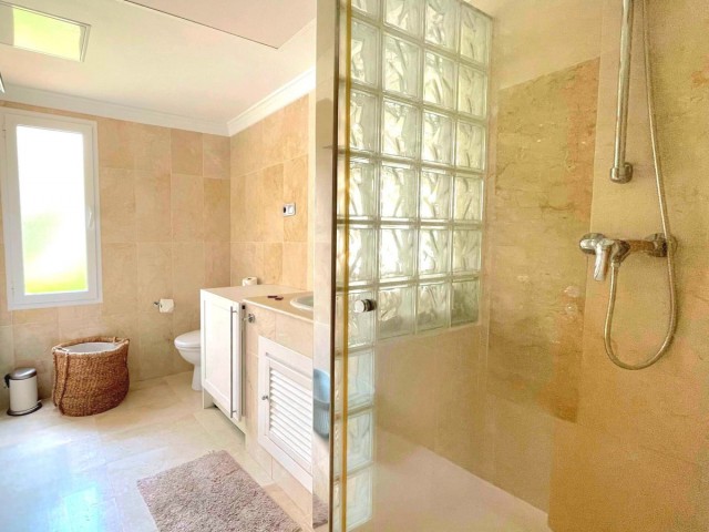 3 Bedrooms Apartment in Nueva Andalucía