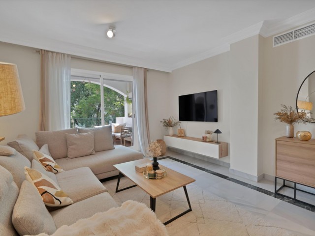 Apartamento con 2 Dormitorios  en Marbella