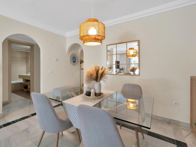 Apartamento con 2 Dormitorios  en Marbella