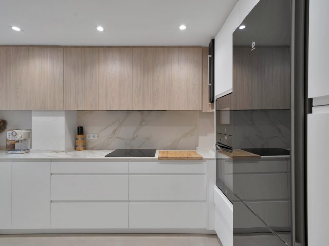 Apartamento con 2 Dormitorios  en Marbella