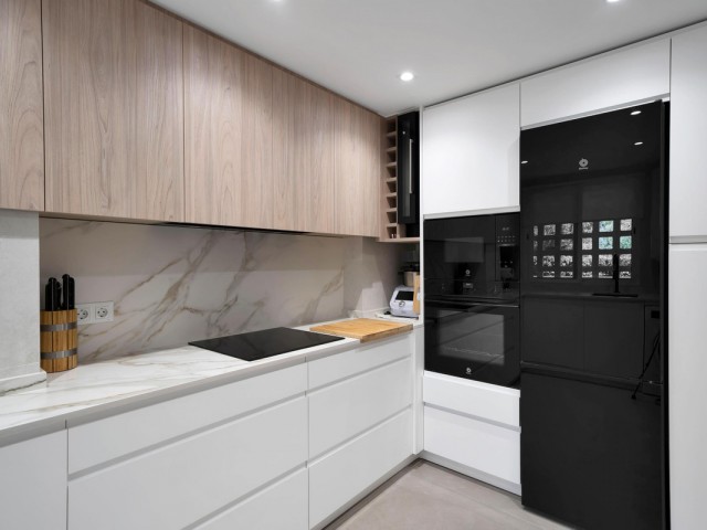 Apartamento con 2 Dormitorios  en Marbella