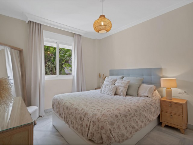 Apartamento con 2 Dormitorios  en Marbella