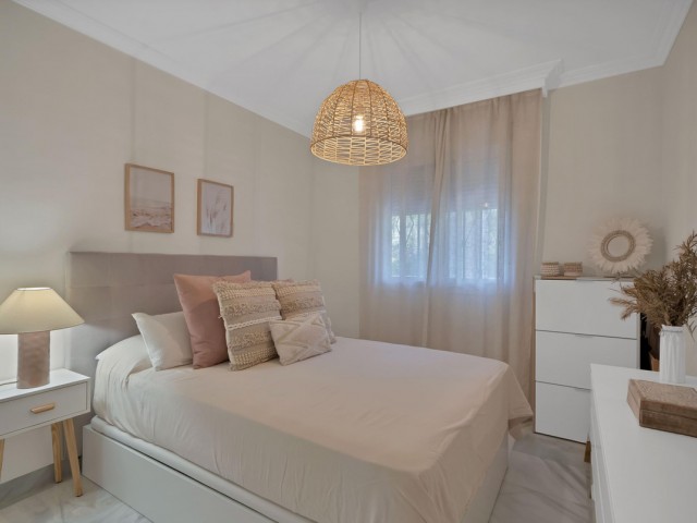 Apartamento con 2 Dormitorios  en Marbella