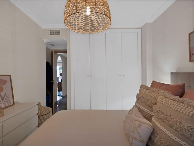 Apartamento con 2 Dormitorios  en Marbella