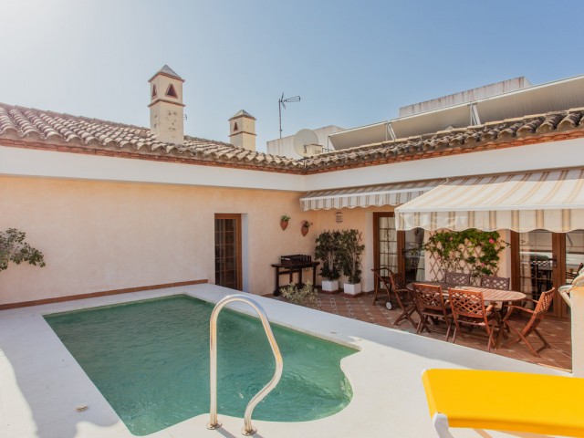 7 Soveroms Rekkehus i Estepona