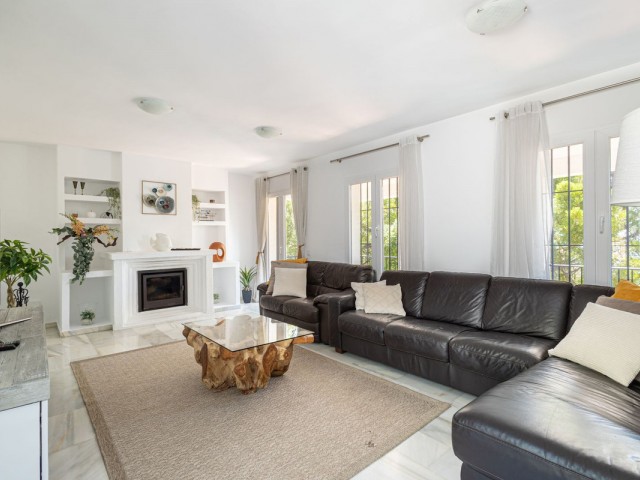 Villa avec 3 Chambres  à Estepona