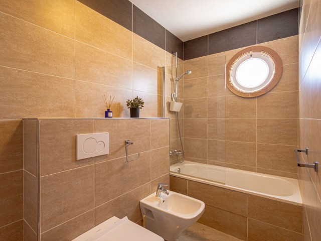 Villa avec 3 Chambres  à Estepona