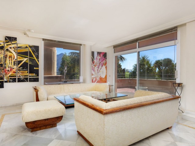 3 Bedrooms Apartment in Nueva Andalucía