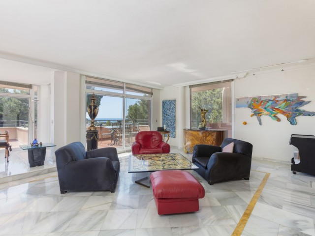 3 Bedrooms Apartment in Nueva Andalucía