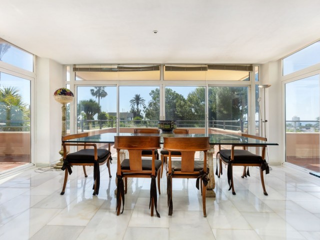 3 Bedrooms Apartment in Nueva Andalucía