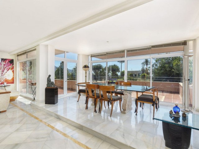 3 Bedrooms Apartment in Nueva Andalucía