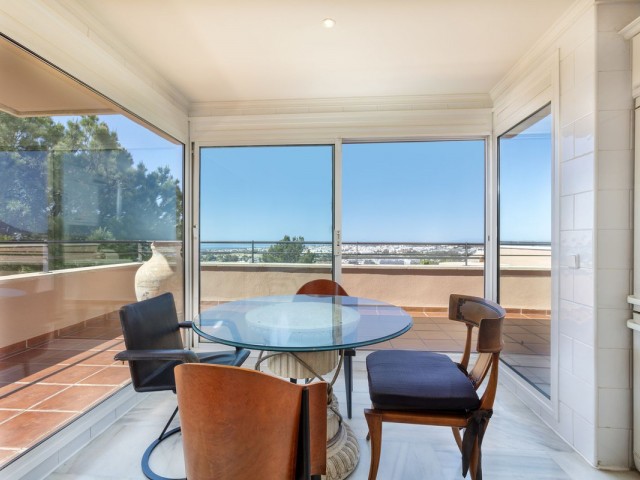 3 Bedrooms Apartment in Nueva Andalucía