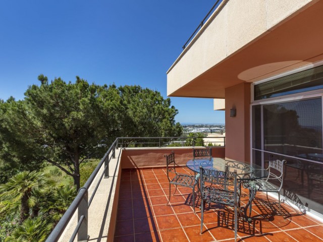 3 Bedrooms Apartment in Nueva Andalucía