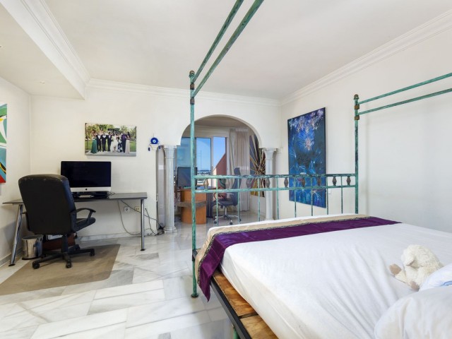 3 Bedrooms Apartment in Nueva Andalucía