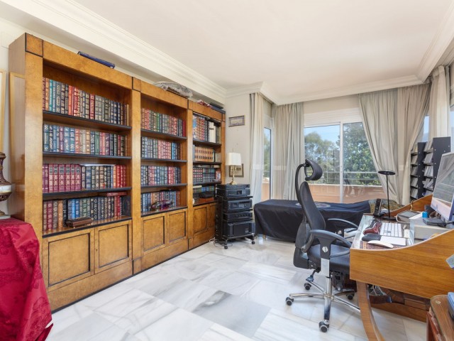 3 Bedrooms Apartment in Nueva Andalucía