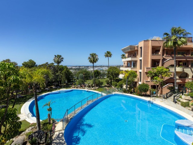 3 Bedrooms Apartment in Nueva Andalucía
