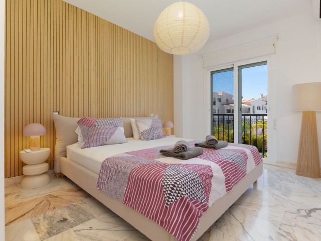 Apartamento con 2 Dormitorios  en La Cala de Mijas