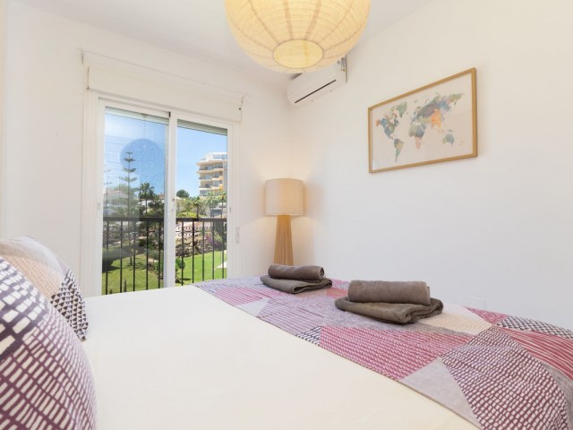 Apartamento con 2 Dormitorios  en La Cala de Mijas