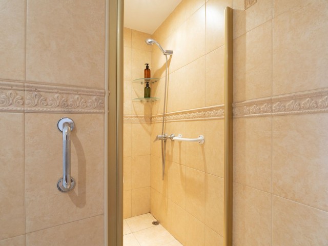 Apartamento con 2 Dormitorios  en La Cala de Mijas