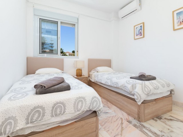 Apartamento con 2 Dormitorios  en La Cala de Mijas