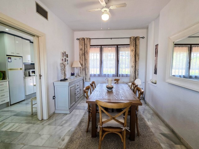 Maison mitoyenne avec 3 Chambres  à La Duquesa