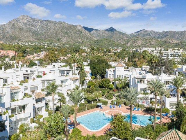 4 Bedrooms Apartment in Marbella