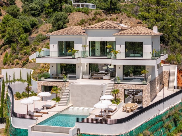 8 Sovrums Villa i Benahavís