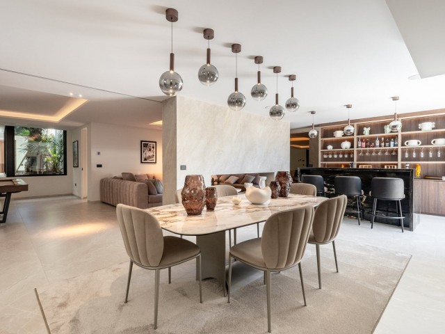 8 Sovrums Villa i Benahavís
