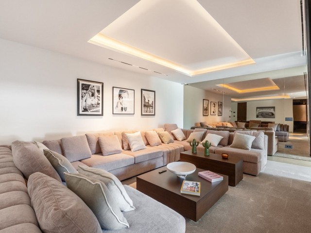 8 Sovrums Villa i Benahavís